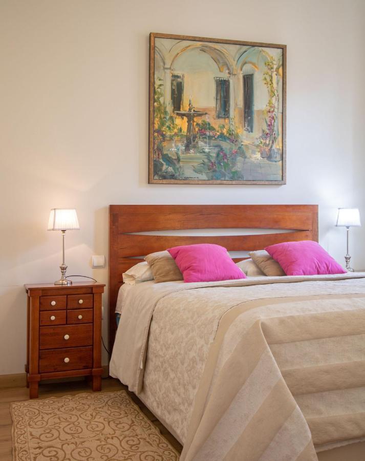 Escapada Romantica, 2 Pax, Centro Historico Seville Luaran gambar