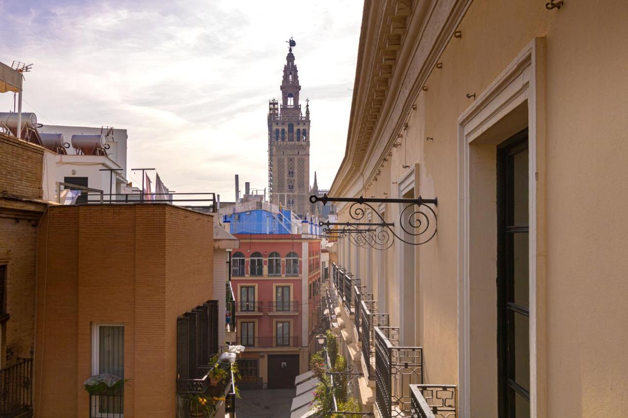 Escapada Romantica, 2 Pax, Centro Historico Seville Luaran gambar