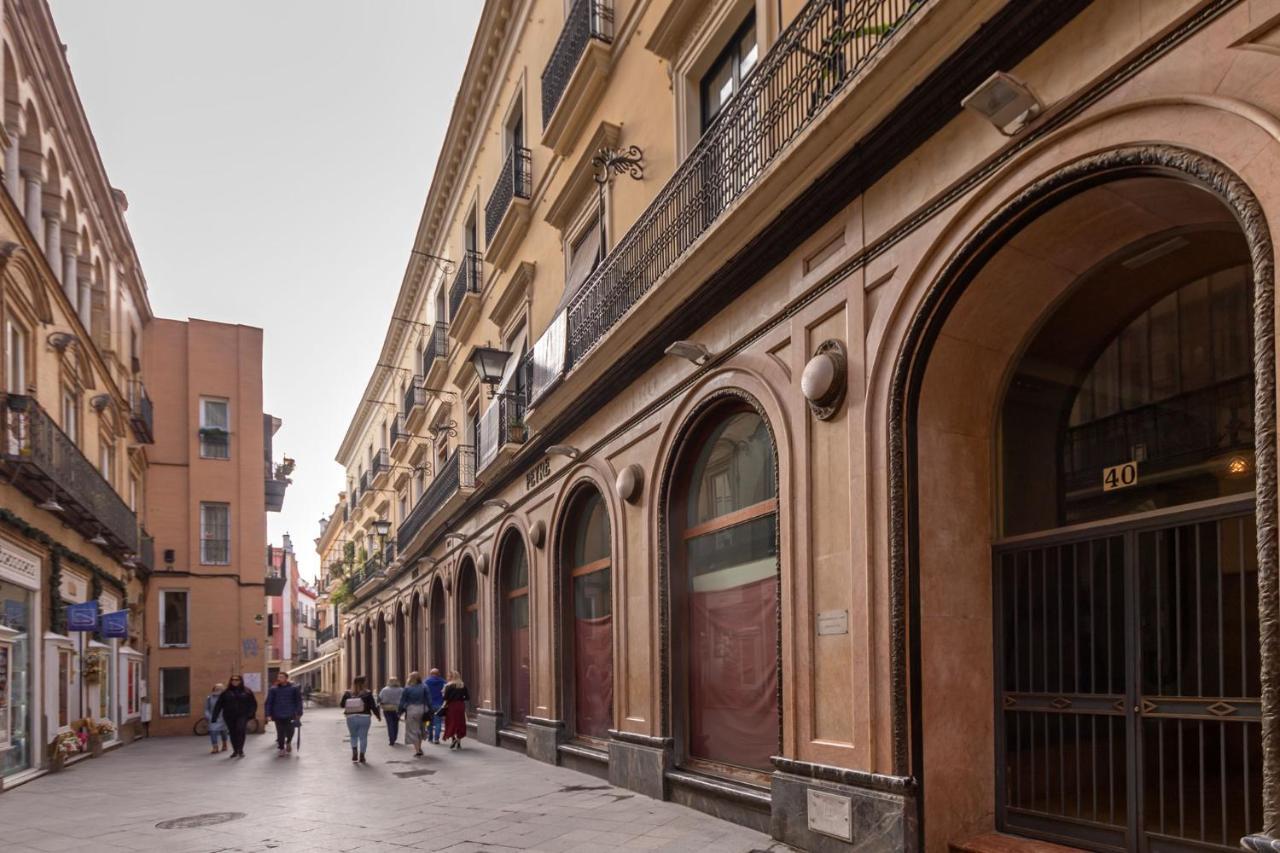 Escapada Romantica, 2 Pax, Centro Historico Seville Luaran gambar