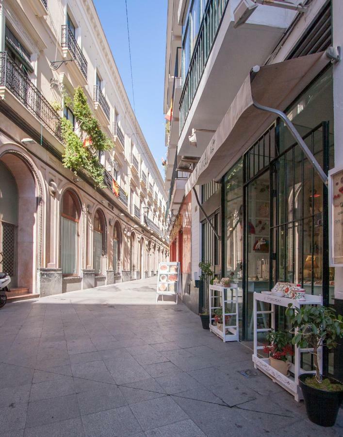Escapada Romantica, 2 Pax, Centro Historico Seville Luaran gambar