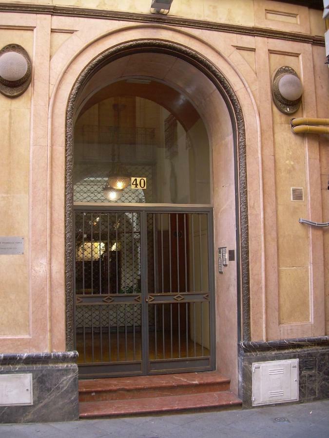Escapada Romantica, 2 Pax, Centro Historico Seville Luaran gambar